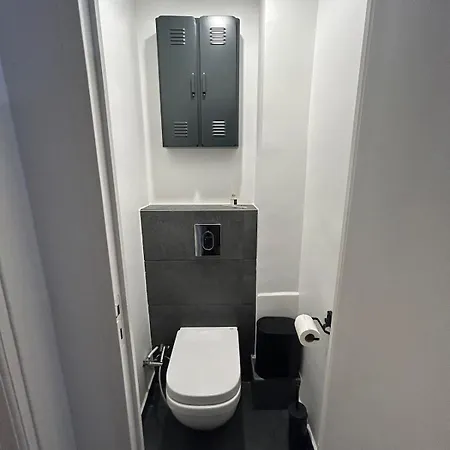 Апартаменты Chic Flat Near The *